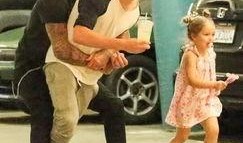 娱乐圈吃瓜直播切片,揭秘明星幕后生活，吃瓜群众狂欢盛宴